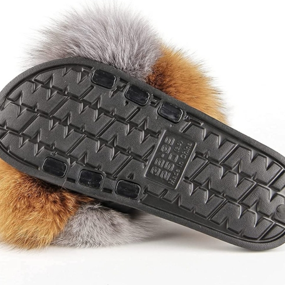 Woman's slippers - Picture 6 of 7